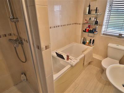 BATHROOM/W.C